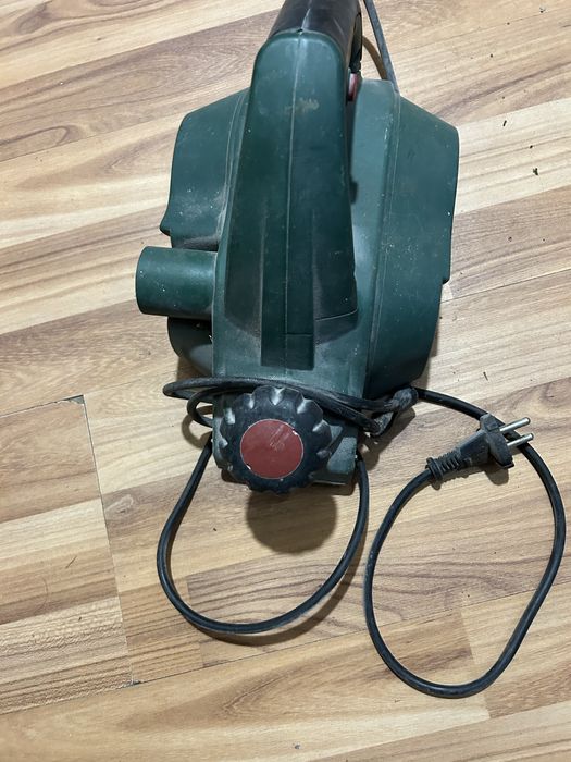 Електрорубанок DWT HB -1010