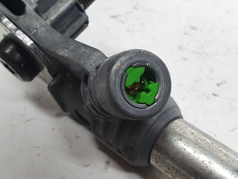 Encaixe de cinto frente direito OPEL Corsa D