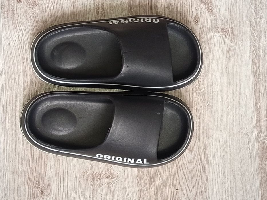 Nowe klapki piankowe original