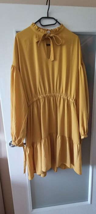 Musztardowa sukienka z Firmy Monkl L