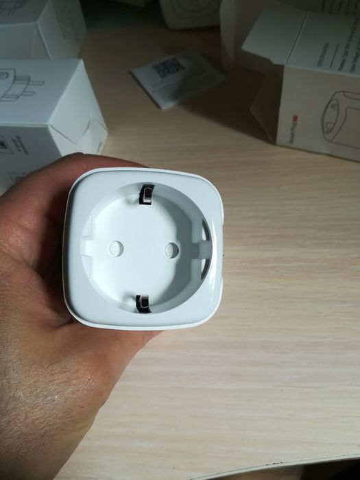 Умная вай-фай wi-fi  розетка 20А с энергометром Tuya