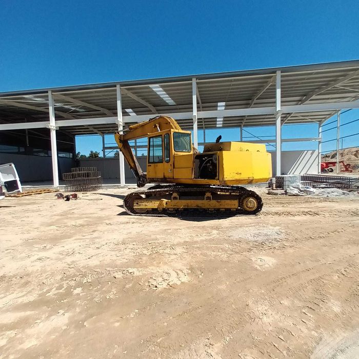 Giratória Komatsu 210 de 1990