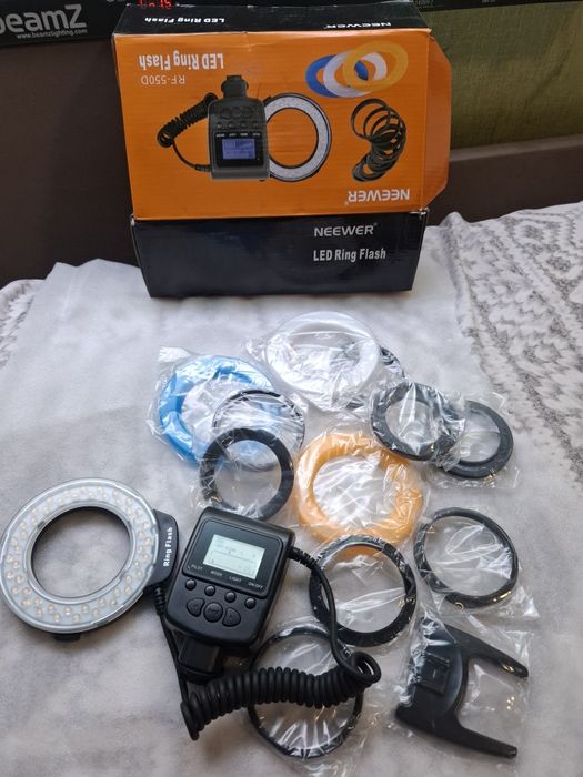 Кільцевий макроспалах Neewer RF-550D