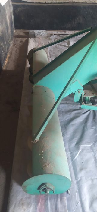 Зерно-погрузчик шнек+шкребок.