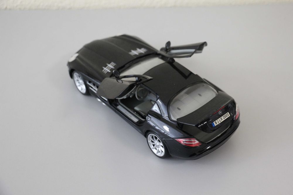 Miniatura Mercedes Benz SLR Mclaren 1/18 Maisto