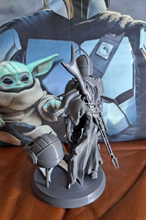 Estatua Mandalorian e Grogu