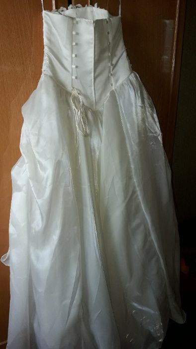 Платье свадебное.