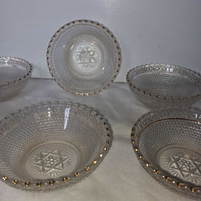 Six Dessert Bowls64285063687938121