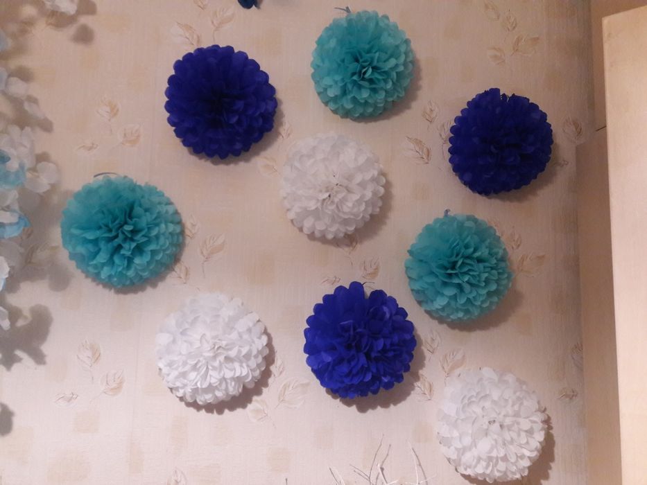 Помпоны из бумаги тишью