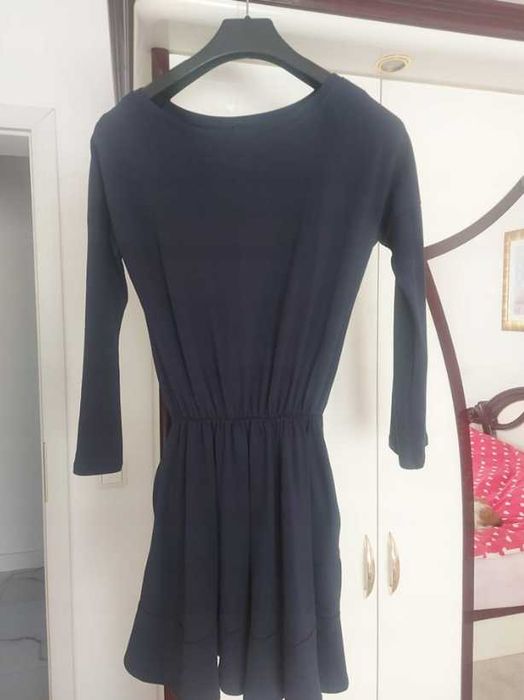 Piękna sukienka granatowa 40