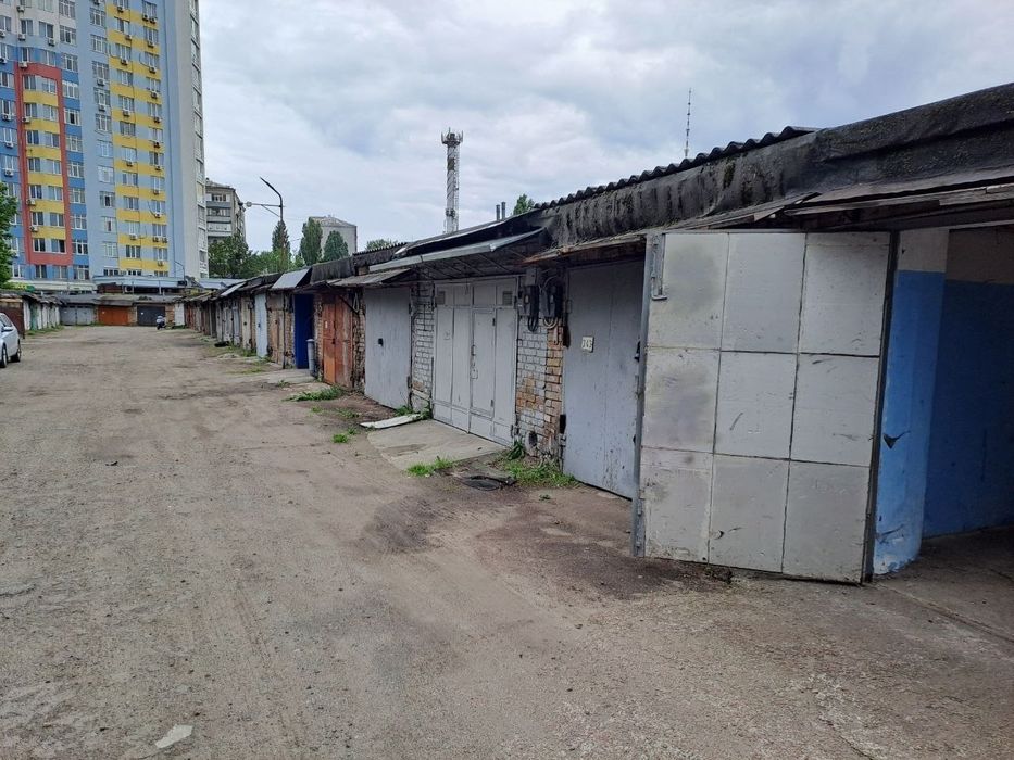 Гараж Дорогожичи Бакинська