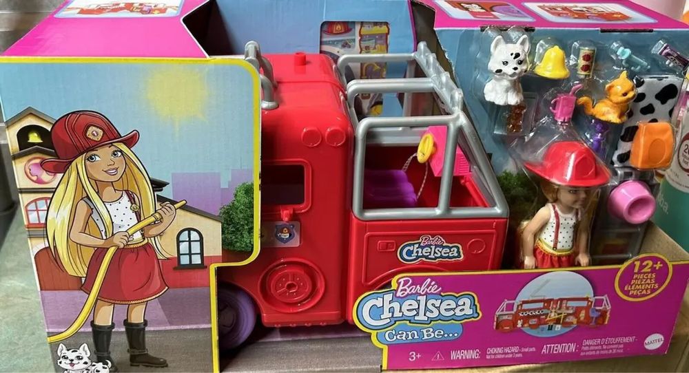 Ігровий набір Барбі лялька Челсі та пожежна машина