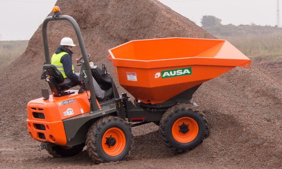 Ausa D450AHG  Ausa D450AHG – obrotowe wozidło budowlane 4x4/  178 000 NETTO