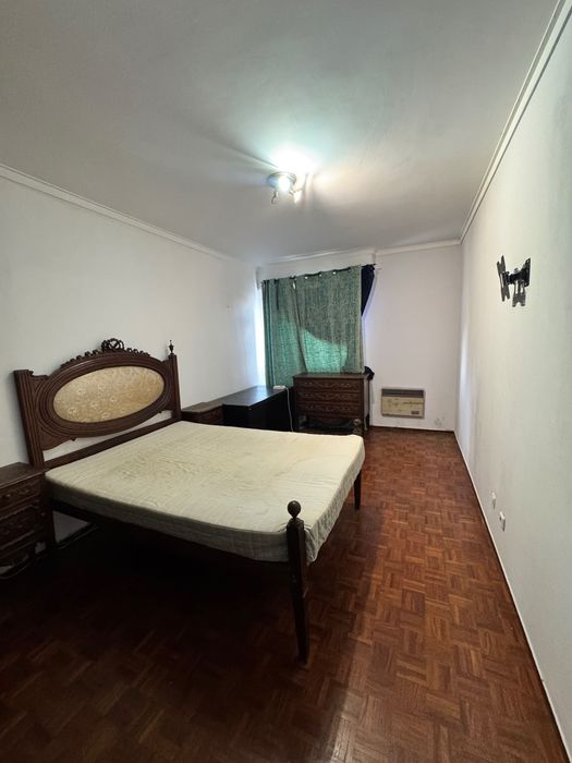 Quarto p/ arrendamento - Casal