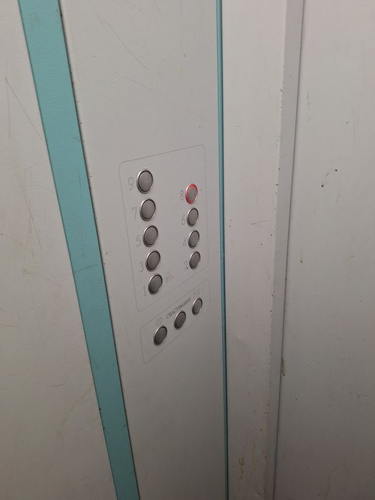 Продам квартиру г.днепр тополь 2
