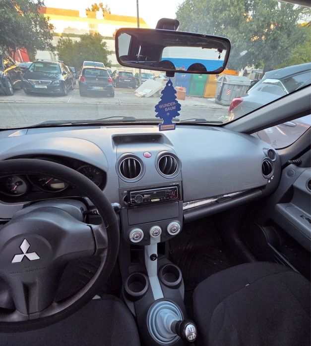 Vende-se Mitsubishi Colt 1.1 (2005) - Super Económico