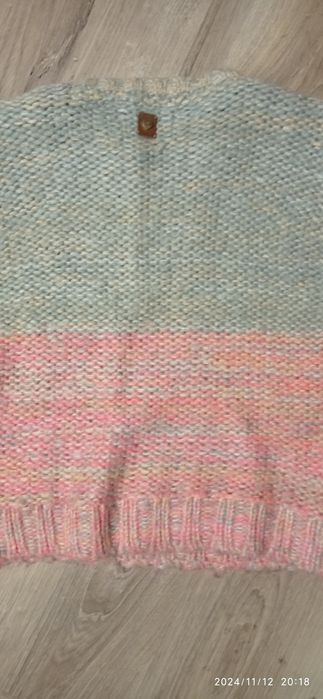 Sweter Reserved rozm 116 dziewczęcy