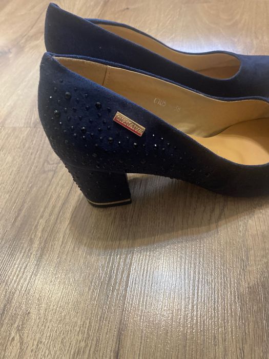 Замшеві жіночі туфлі синього кольору