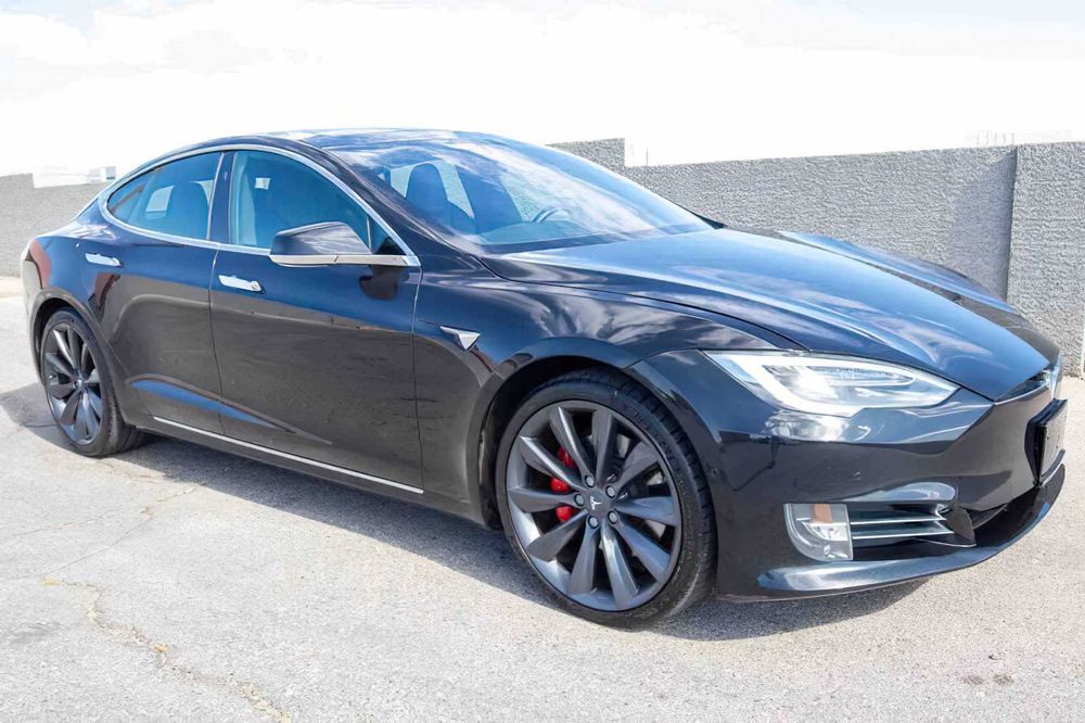 Tesla Model S P100D      2017