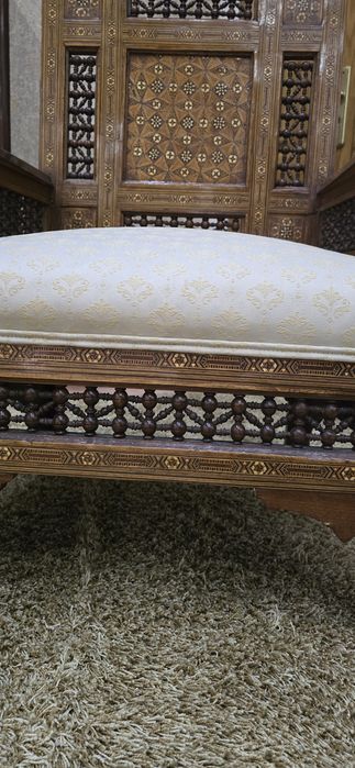 Espectaculares cadeirões Indo-Portugueses