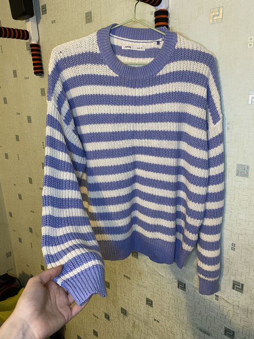 Смугастий светр від сенсея