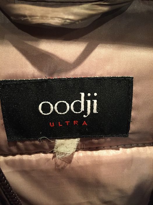 Продам отличную женскую куртку р-р 44-46 (рост 160-166 см)