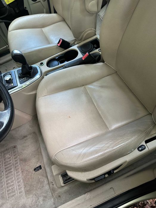 LAnd Rover Freelander 2 bancos bege e forras portas 450€