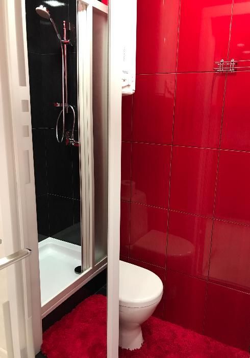 Квартира посуточно, 1к студия, м.Голосеевская, ул.Маричанская 5а