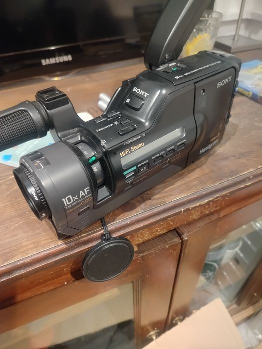 Kamera Sony handycam video 8 CCD-F555E