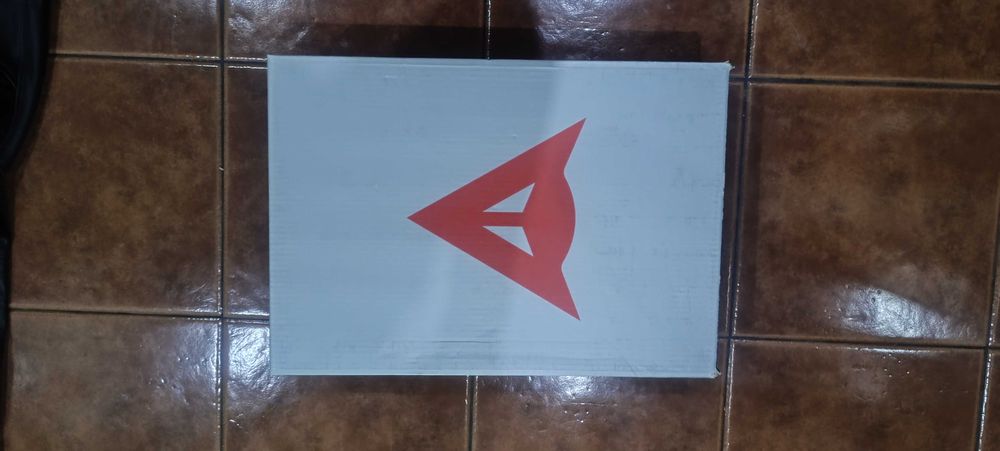 Fato Denise e botas Denise