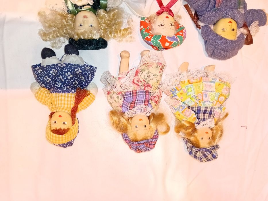 Conjunto de 6 Bonecas Antigas em Porcelana