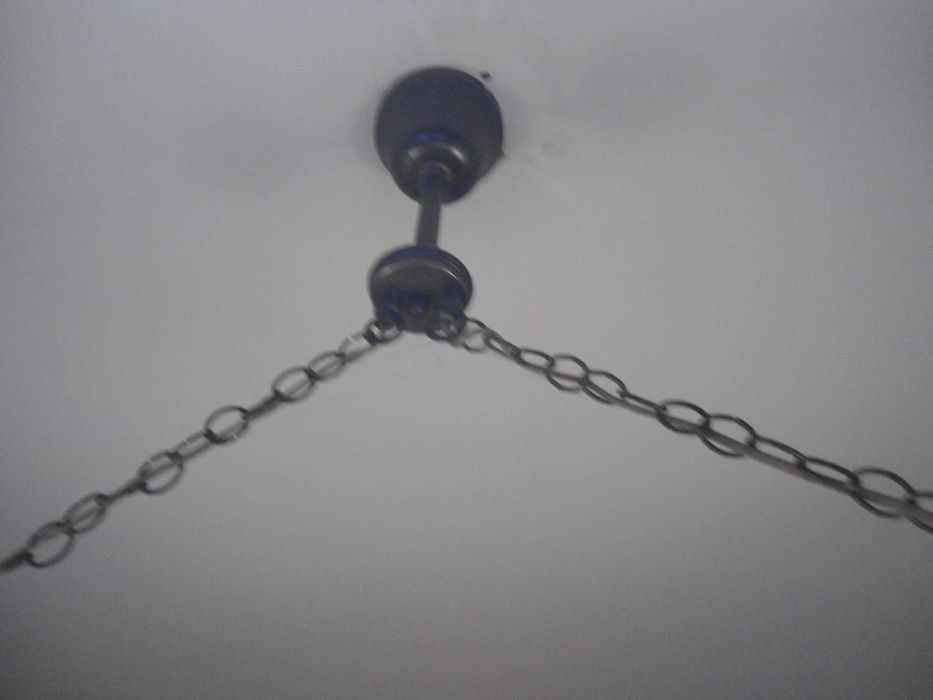 Candeeiro de metal extensível com dois pontos de luz