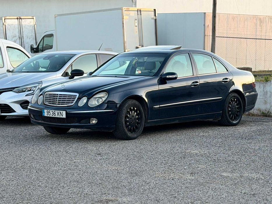 Mercedes E220 CDI ano 2004 em bom estado