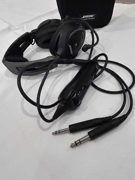 Headsets Bose A20, usados, em perfeitas condições de funcionamento