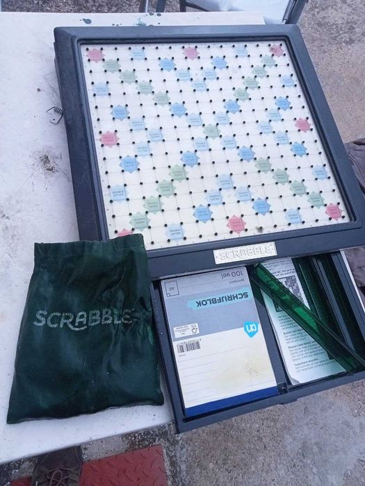 Jogo de mesa Scrabble  completo usado
