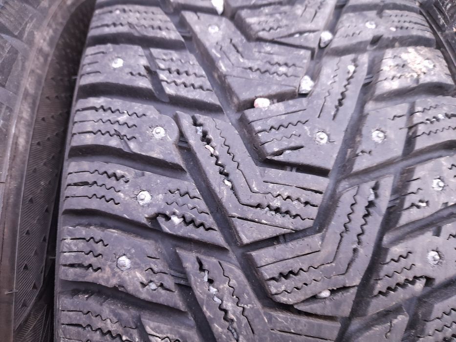 Opony zimowe  215/65r17 i 2021 skandynawskie