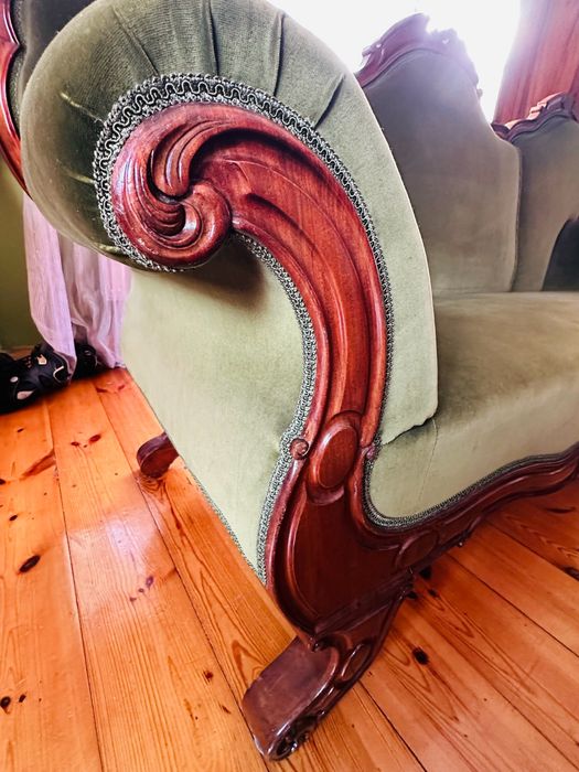 Sofa w stylu ludwikowskim