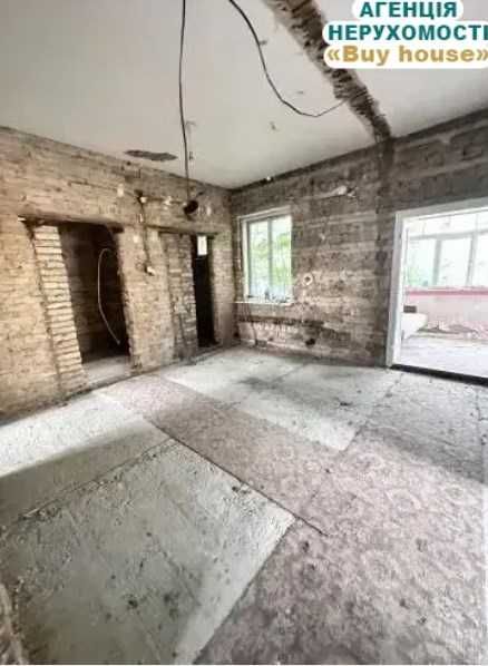 Продаж будинку в Сваляві  300 від центру міста