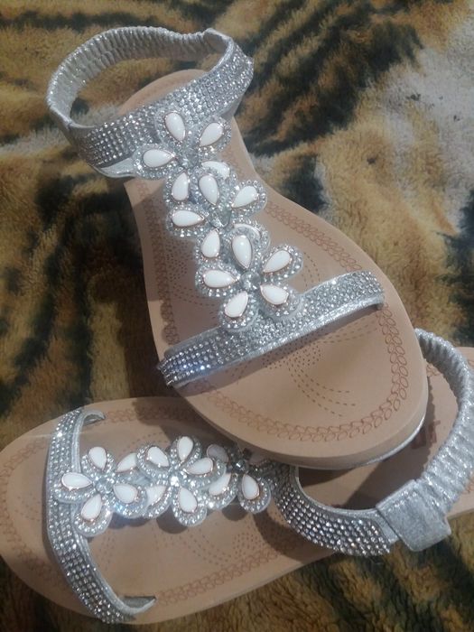 красивые босоножки