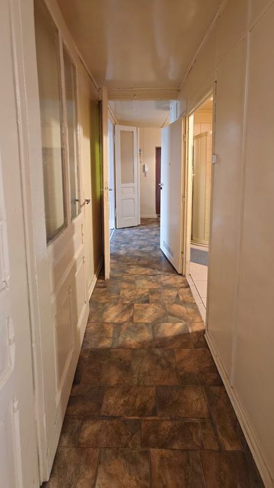 Centrum | 2 pokoje 74 m² | Duży balkon | Wysokie sufity | Słoneczne