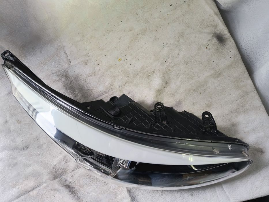 Lampa prawa Kia cee'd ceed II Lift Europa reflektor przedni prawy