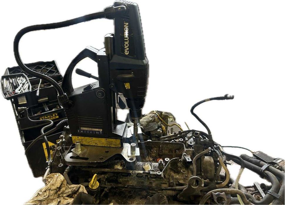 Wyciąganie zapieczonych urwanych wtryskiwaczy wtrysków świec żarowych