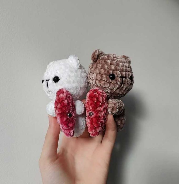 Casal de Ursos de Peluche com Coração - Crochet
