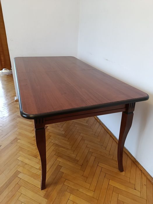 Stół piekny, rozkładany