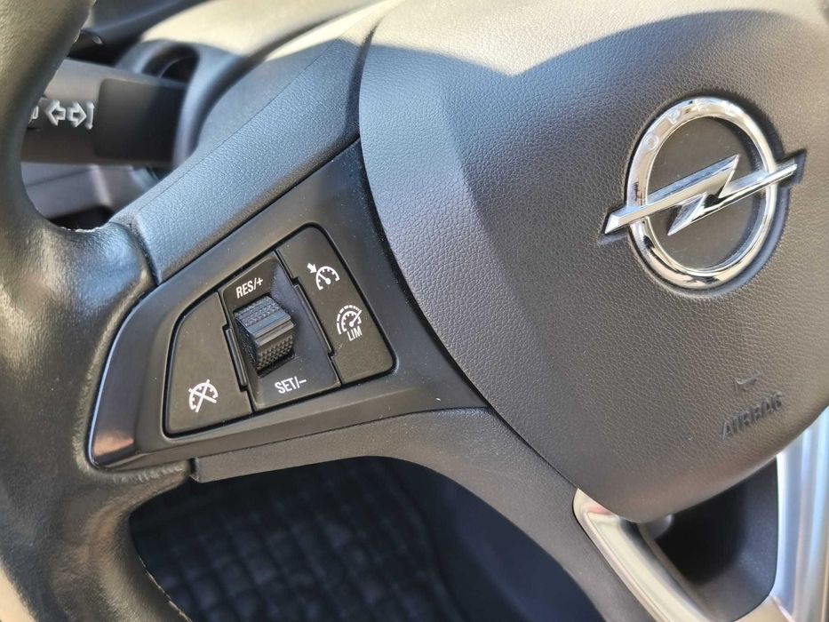 OPEL Corsa E 2017 90tys km 1,4 90KM 5 drzwi