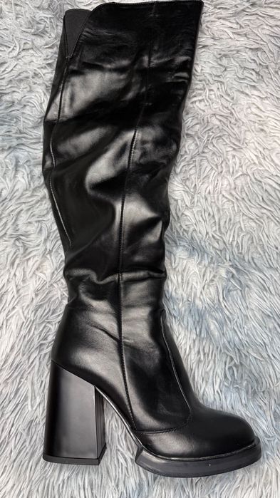 Чоботи на підборах