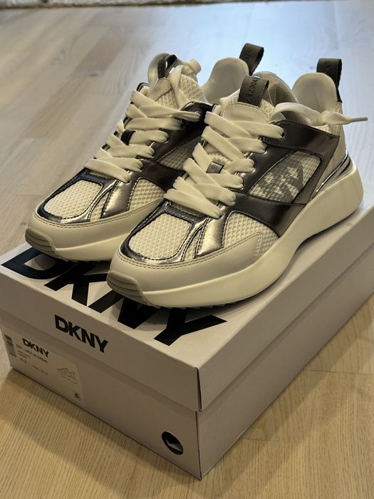 кроссовки новые DKNY