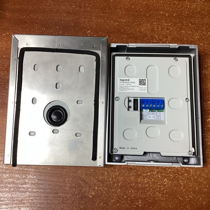 Вызывная панель домофона Legrand