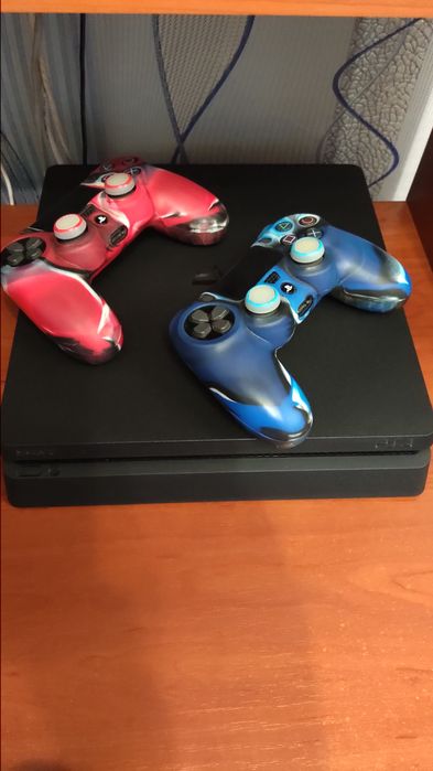 Sony PlayStation 4 Slim 320Gb + 2 геймпада