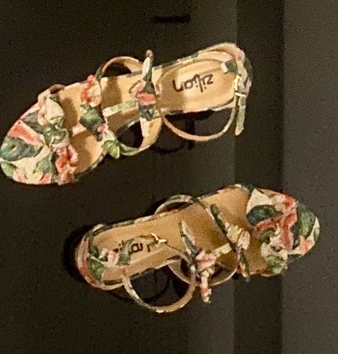 Sandalias Zilian, tamanho 37